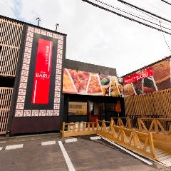 駐車場はお店の前と後ろに10台完備！