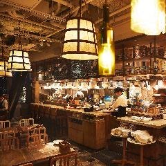 店内貸切は着席70名様／立食100名様までOK！パーティに最適