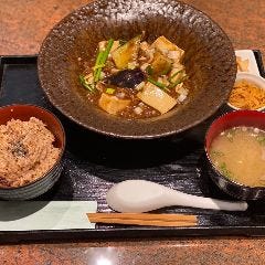 ●国産大豆ミートの麻婆豆腐（ヴィーガン料理）