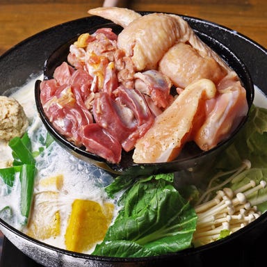 軍鶏焼き酒場 花ちょうちん天五店_焼肉でスープを育てる鍋！？