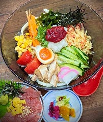 梅肉おろしのせプレミアム冷したぬきうどん ミニねぎとろ丼セット