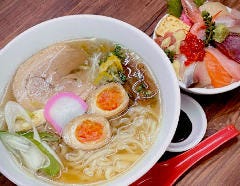 海鮮鶏塩 手打ラーメン ミニ海鮮丼セット