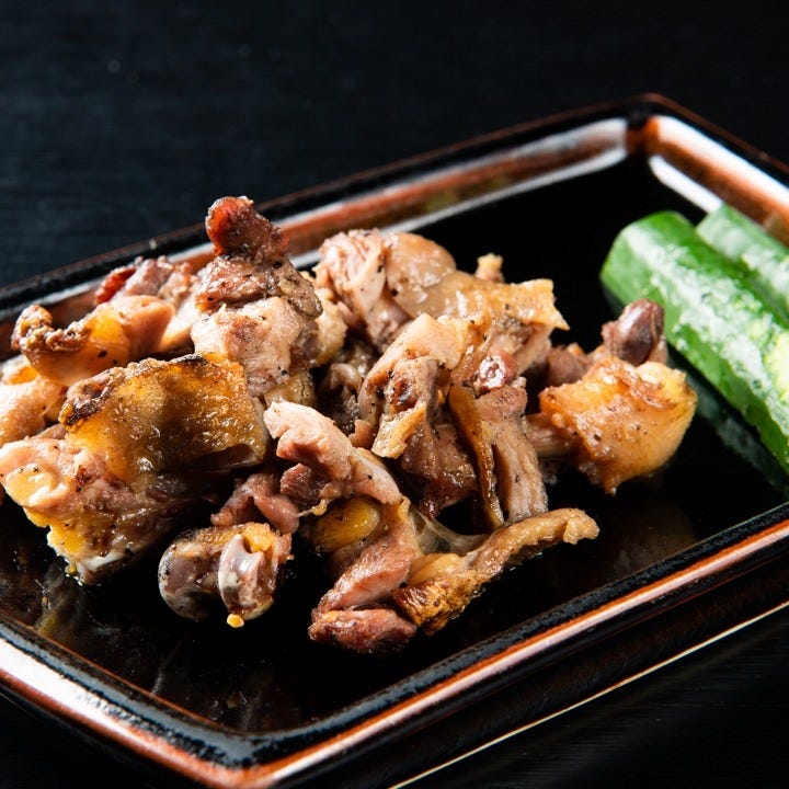 宮崎の地鶏を炭火焼きで！塩胡椒でお肉本来の味を引き出した逸品