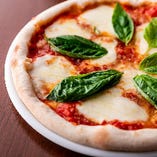 ご注文いただいてから焼き上げる、「マルゲリータピザ」は絶品
