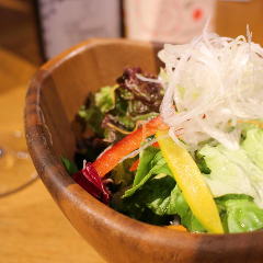 YAKINIKU＆WINE TO‐KA HANARE_HANAREのサラダ