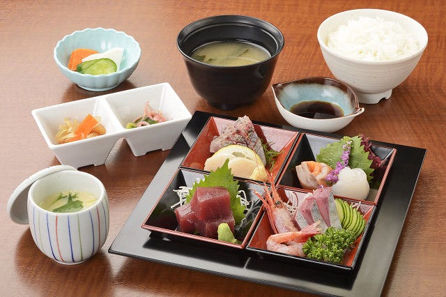 伊豆中 ばんばん食堂 ラスカ熱海店 熱海 海鮮 海鮮料理 ぐるなび