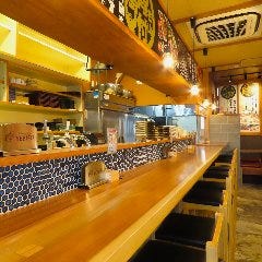三津浜焼き 骨付鳥 やきやき鉄板GRILL ひまわり市駅前店