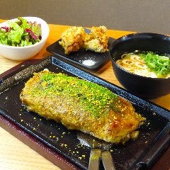 三津浜焼き 骨付鳥 やきやき鉄板GRILL ひまわり市駅前店