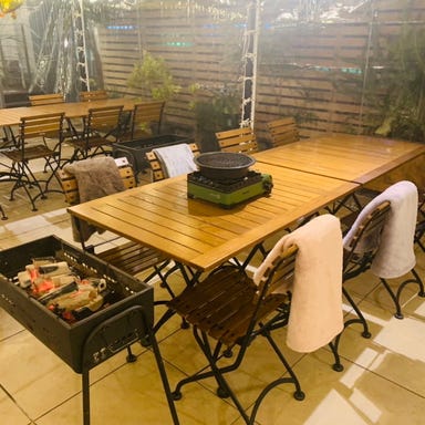 牡蠣小屋と冬BBQ BBQテラス湘太 熱海ラスカ屋上_防寒対策万全な屋上で楽しく宴会