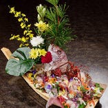 祝宴に華を添える「お造り単品舟盛り」もご好評いただいております