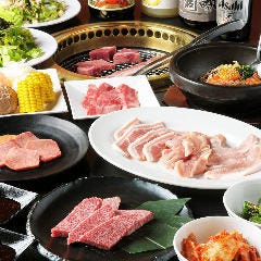選りすぐりお肉など全123品食べ放題！うしの家コース4,378円