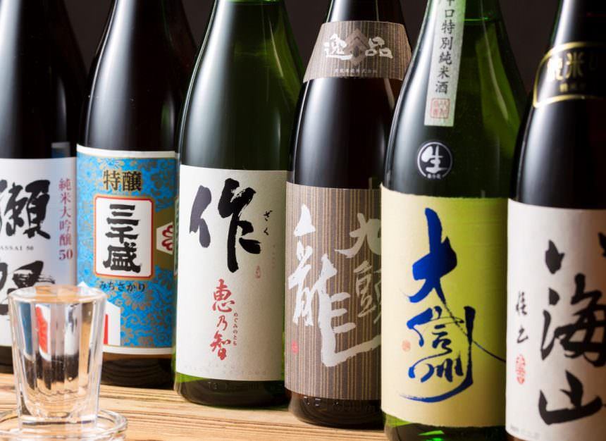 全国から取り寄せる日本酒！季節酒・銘酒ございます！常時50種！