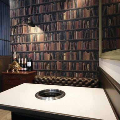 馬車道 de 焼肉 DOURAKU 北仲ブリック&ホワイト店_【半個室】2~4名様/気兼ねのない楽しい時間を満喫