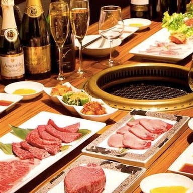 馬車道 de 焼肉 DOURAKU 北仲ブリック&ホワイト店_黒毛和牛の希少部位を贅沢に堪能する