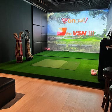シミュレーションゴルフ＆スポーツバー 青胡椒  店内の画像