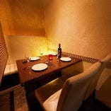 デートや少人数のお食事に最適なプライベート感満載の個室席！