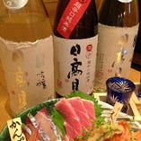 全国から魚貝に合う酒として厳選された日本酒の数々。