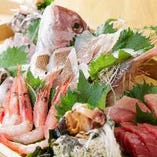 ＜江坂最大級の生け簀＞天然鮮魚の姿造り・天ぷら・煮付け♪