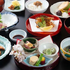 【本格懐石 華-HANA-】四季折々の逸品を楽しむ時間。部署の送別会、歓迎会にもおすすめの全8品
