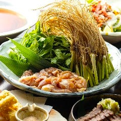 香り、食感、出汁の旨味。三拍子揃った「せり鍋」