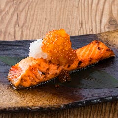 伊達サーモン 寒風干しの炙り焼き いくらおろし添え