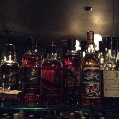 当店で人気のジャパニーズウイスキー。是非お楽しみください。