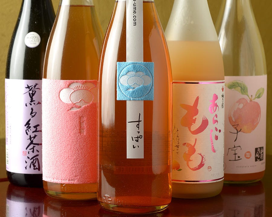 日本酒は勿論、女性に人気の果実酒も。ゆず酒もご用意してます。