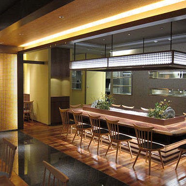 うなぎ 徳 大阪店_落ち着いた店内空間