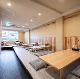 江ノ島を一望できる2階席は、お座敷席をご用意しております。