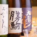 石川の地酒をメインに、富山・福井の銘酒も。寿司との相性は◎。