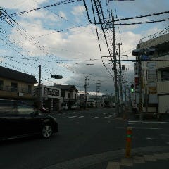 県道６０１号に合流したら、すぐです！岡田一本杉（新道）バス停のすぐそばです。お疲れさまでした。