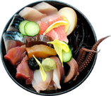 も漁師料理ゑび満の人気のメニューは個性豊かな海鮮丼です。