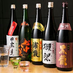 おでん 鳥料理 おぐ羅 分店_日本中から厳選した美酒・銘酒が揃う