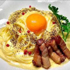 自家製ベーコンのカルボナーラパスタ