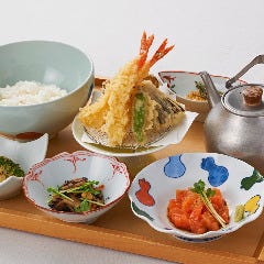 菜な KITTE丸の内