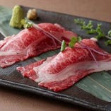 A4和牛使用の肉寿司は口の中でとろけてしまいそう