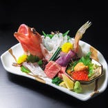 【旬の美味しさをどうぞ】時期、季節の旬の鮮魚をお楽しみください。