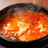 焼肉だけではなく、種類豊富な韓国料理もご用意しております♪