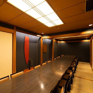 和心創菜 味菜み_落ち着いた雰囲気のテーブル席とお座敷の個室