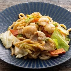 ホルモン焼きうどん