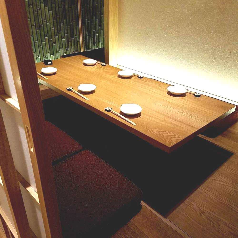 6名から最大16名まで利用できる、掘りごたつの完全個室