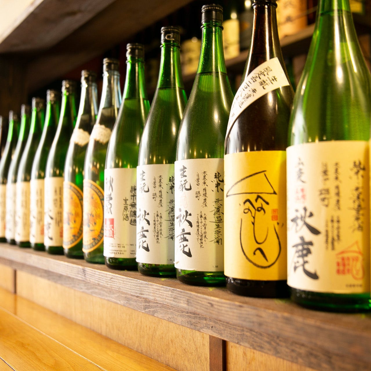 大阪の秋鹿酒造のお酒は常時20種類以上を取り揃え！ぜひお試しを