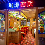 【２階】1964年に創業した昭和モチーフの純喫茶「珈琲西武本店」