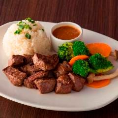 アウトバック ステーキハウス 梅田店 メニュー 週末ランチ ぐるなび