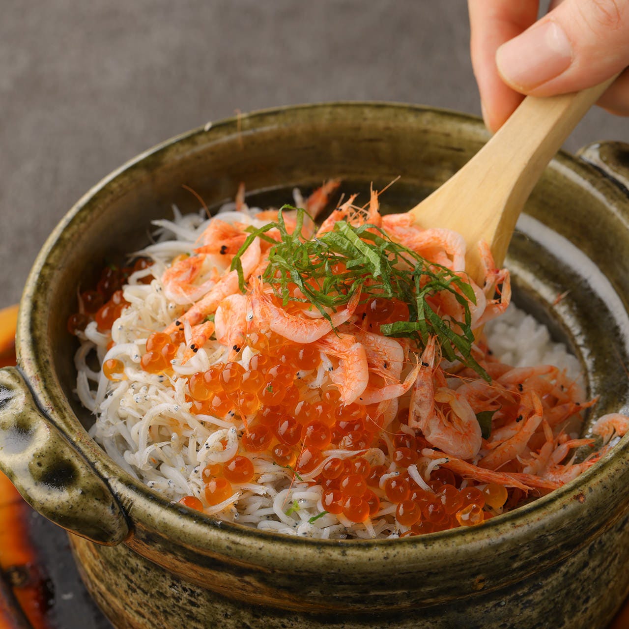 季節の土鍋ご飯　春「桜海老としらす」