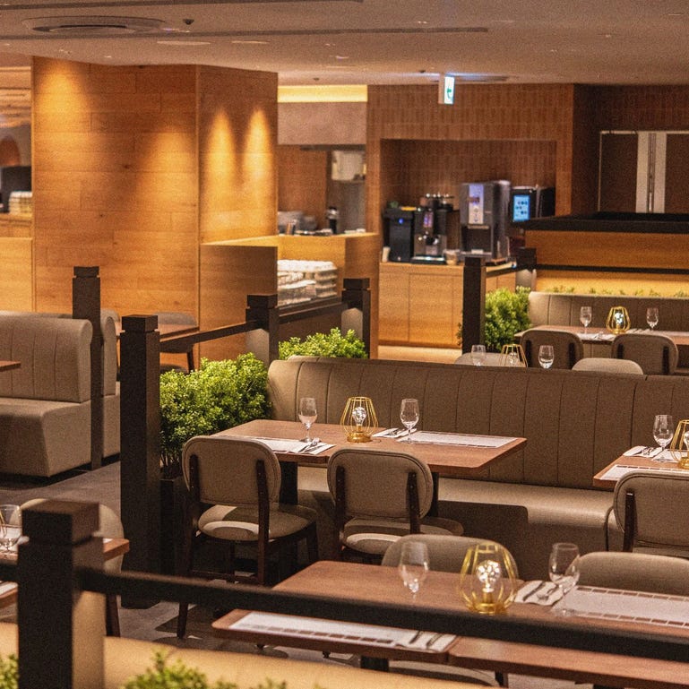 NARITA BOLD KITCHEN_森のガーデンをイメージした落ち着いた空間