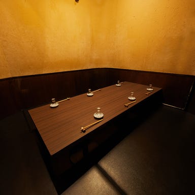 炭焼と炉端テント恵比寿店_壁で仕切られた個室 5〜6名