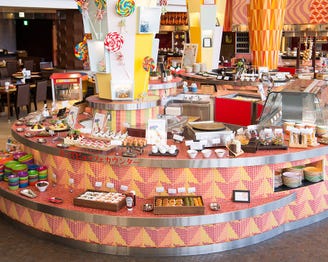 シェラトン グランデ トーキョーベイ ホテル グランカフェ メニュー ディナー ぐるなび