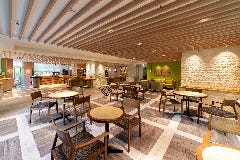 Cascade Lounge