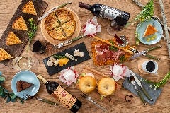 Cascade Lounge